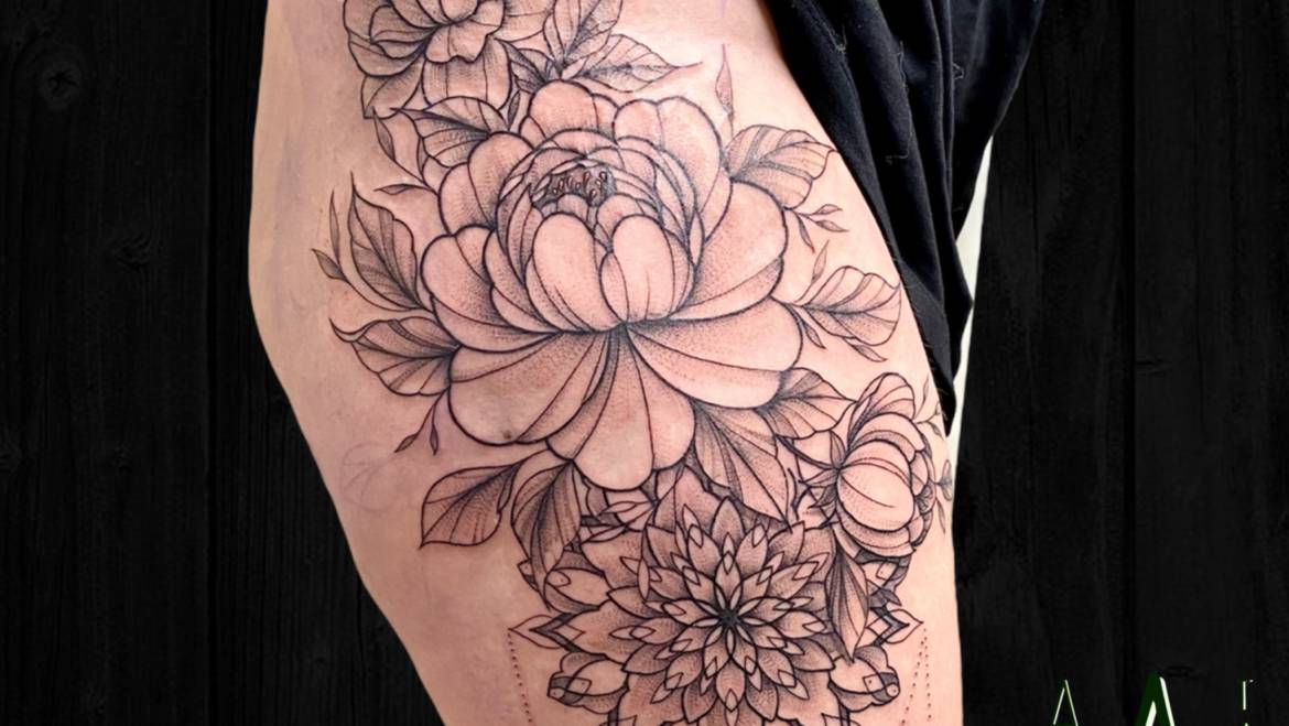 Floral and mandala legpiece