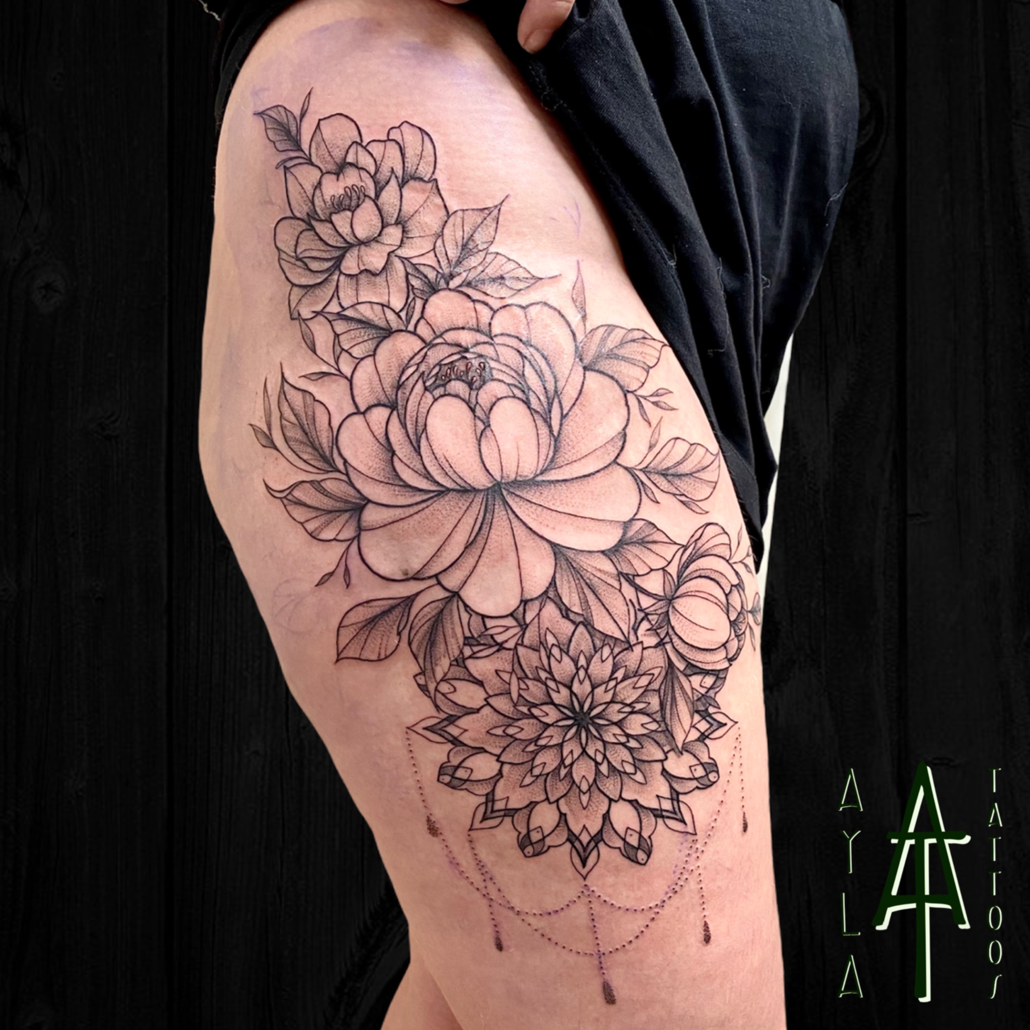 Floral and mandala legpiece